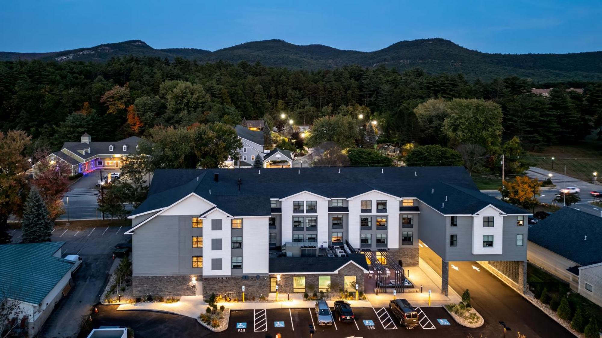 Hilton Garden Inn North Conway Exterior photo